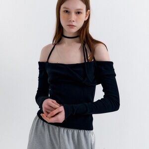 RAVEROUS WCONCEPT Black Off-Shoulder Women's Top